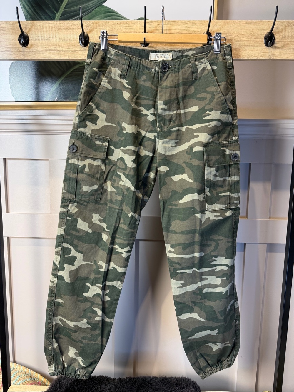 Streetwear Society Camo Cargo Jogger Pants - Green 100% cotton Size M
